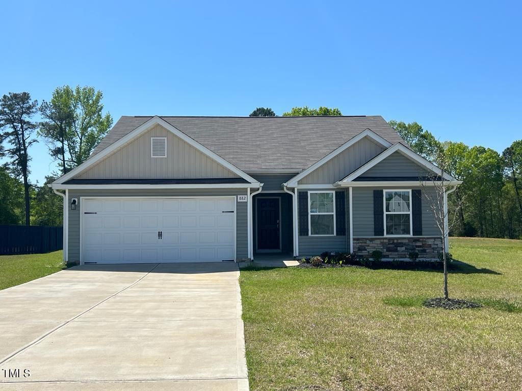 882 Avery Pond Drive, Fuquay Varina, NC 27526