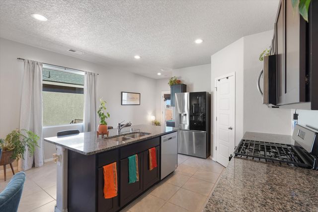 10708 Sabino Loop SW, Albuquerque, NM 87121