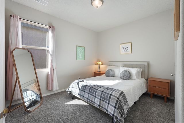 10708 Sabino Loop SW, Albuquerque, NM 87121