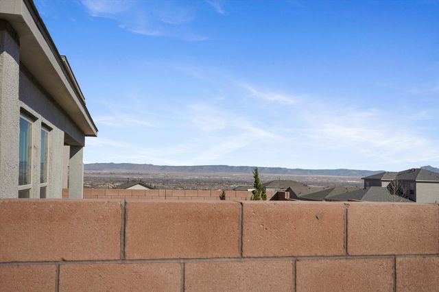 10708 Sabino Loop SW, Albuquerque, NM 87121