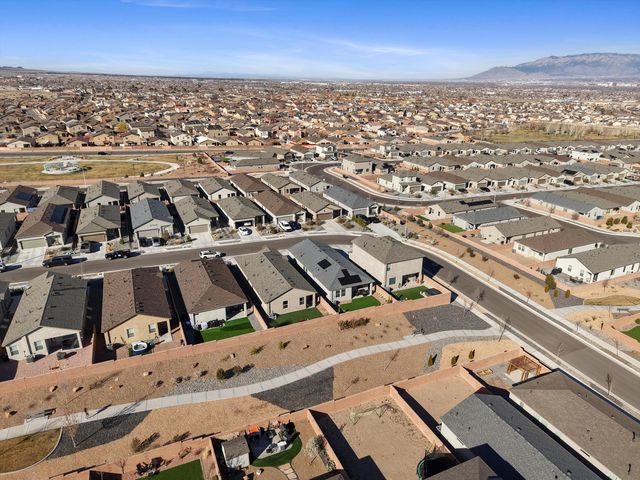 10708 Sabino Loop SW, Albuquerque, NM 87121