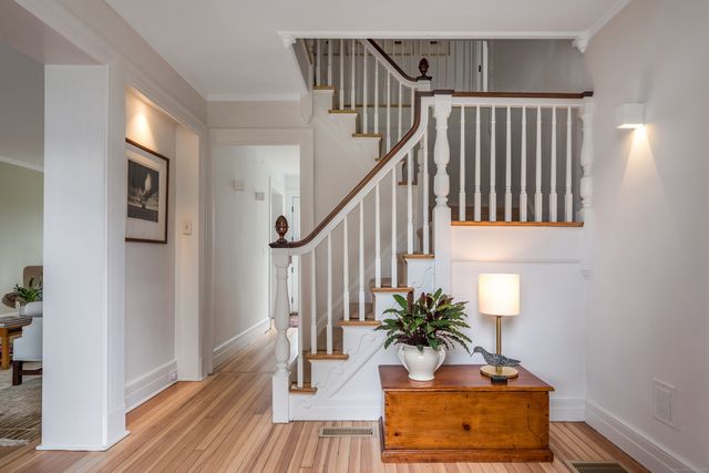 8 Lieutenant River Lane, Old Lyme, CT 06371