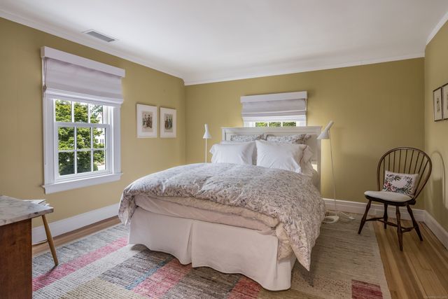 8 Lieutenant River Lane, Old Lyme, CT 06371