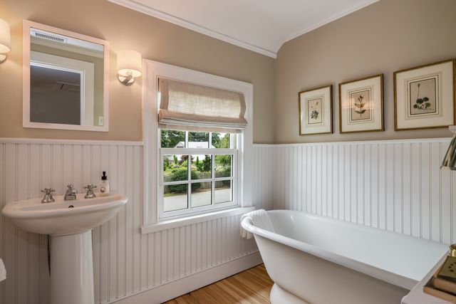 8 Lieutenant River Lane, Old Lyme, CT 06371