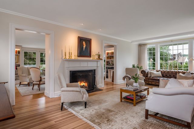 8 Lieutenant River Lane, Old Lyme, CT 06371