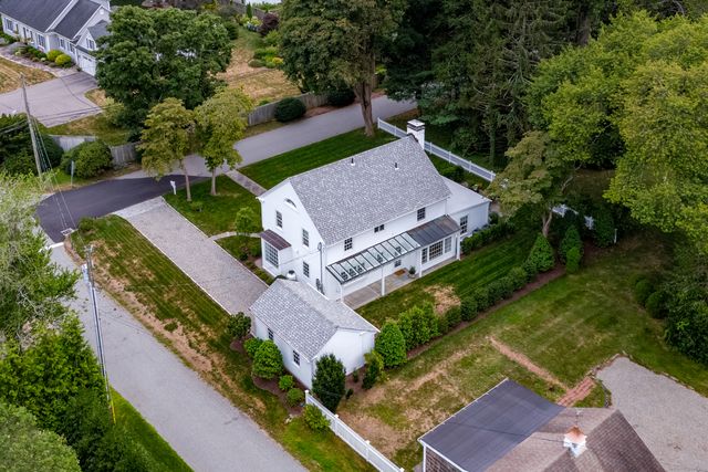 8 Lieutenant River Lane, Old Lyme, CT 06371