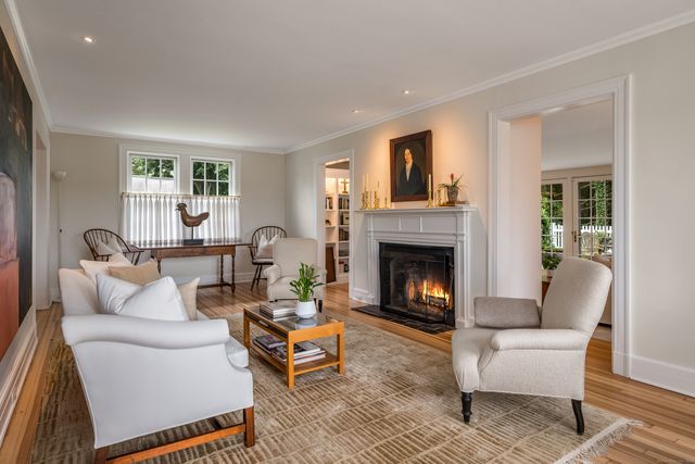 8 Lieutenant River Lane, Old Lyme, CT 06371