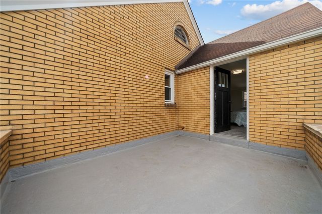 419 Macarthur St, Stowe Twp, PA 15136