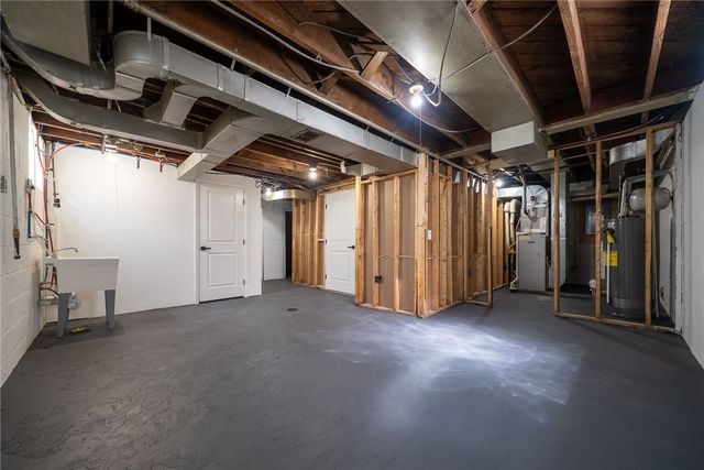 419 Macarthur St, Stowe Twp, PA 15136