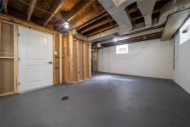 419 Macarthur St, Stowe Twp, PA 15136