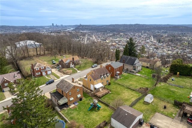 419 Macarthur St, Stowe Twp, PA 15136