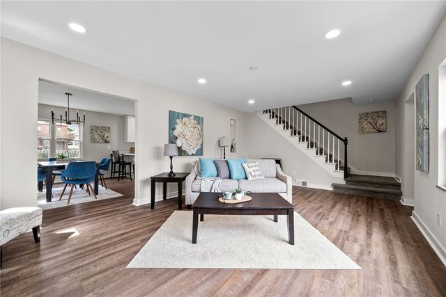 419 Macarthur St, Stowe Twp, PA 15136