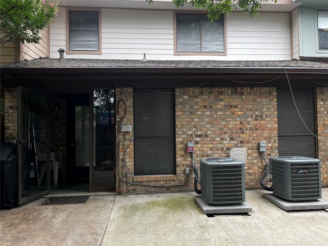 219 Mccarley Place, Mckinney, TX 75071