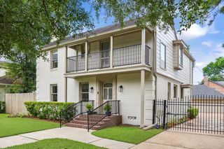 2037 Banks, Houston, TX 77098
