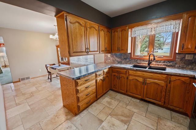 635 Edgemont Drive NE, Saint Cloud, MN 56304