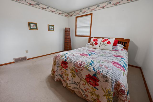 635 Edgemont Drive NE, Saint Cloud, MN 56304