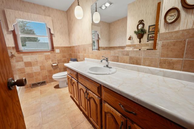 635 Edgemont Drive NE, Saint Cloud, MN 56304