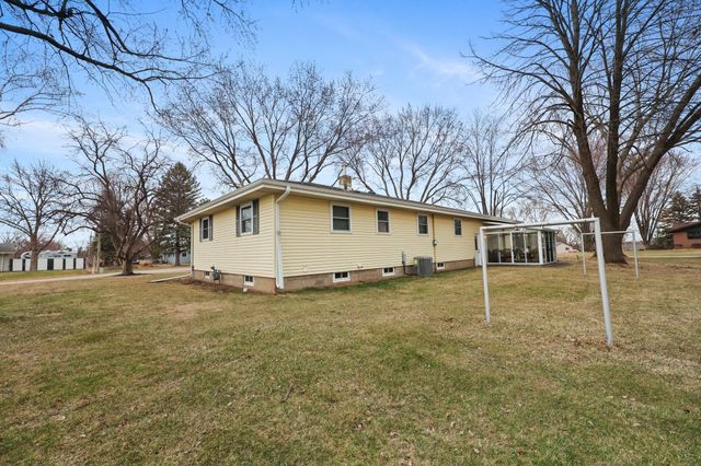635 Edgemont Drive NE, Saint Cloud, MN 56304