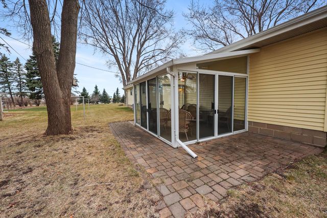 635 Edgemont Drive NE, Saint Cloud, MN 56304