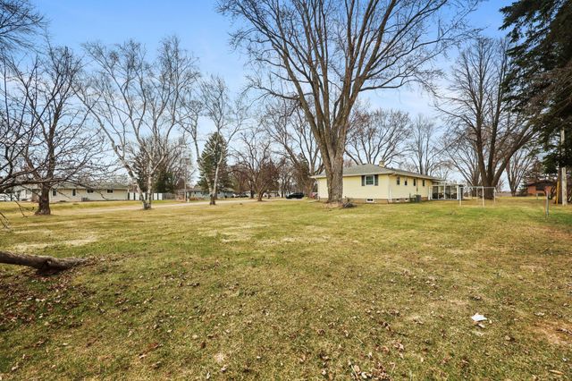 635 Edgemont Drive NE, Saint Cloud, MN 56304
