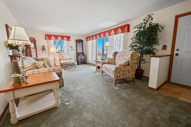 635 Edgemont Drive NE, Saint Cloud, MN 56304