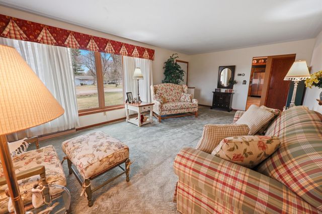 635 Edgemont Drive NE, Saint Cloud, MN 56304