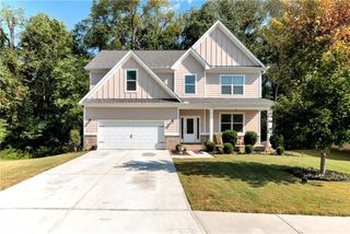 516 Brooks Village Drive, Pendergrass, GA 30567