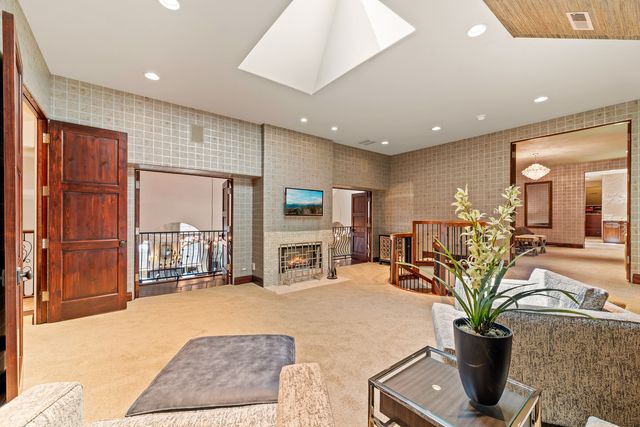 493 Hazel Avenue, Highland Park, IL 60035