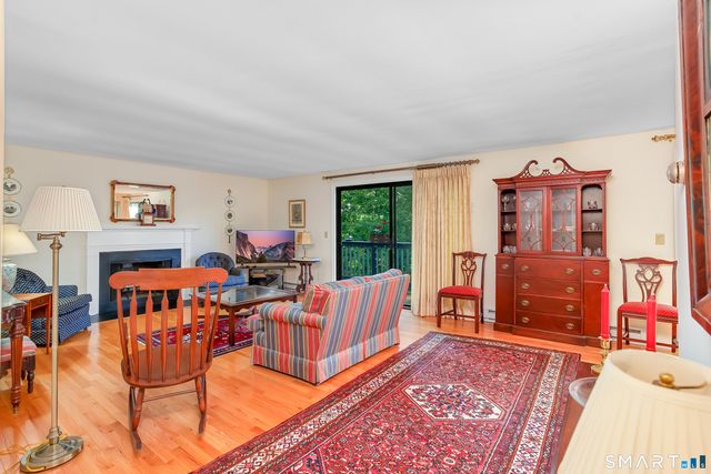 31 Harbour Village C, Branford, CT 06405