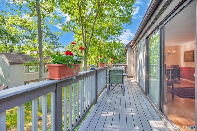 31 Harbour Village C, Branford, CT 06405