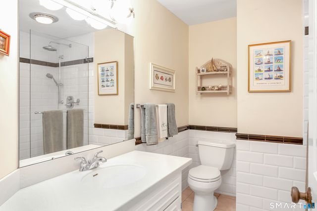31 Harbour Village C, Branford, CT 06405