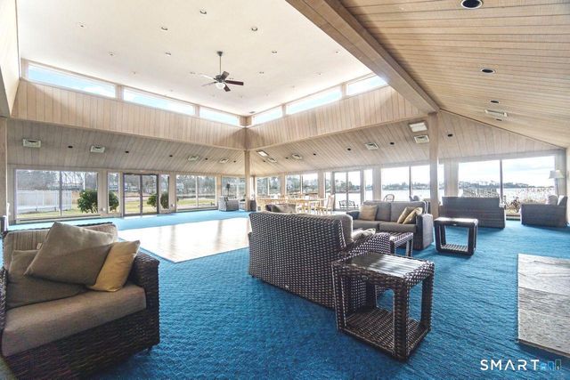 31 Harbour Village C, Branford, CT 06405