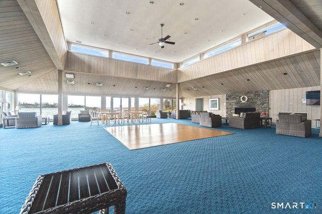 31 Harbour Village C, Branford, CT 06405