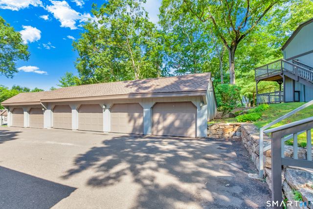 31 Harbour Village C, Branford, CT 06405