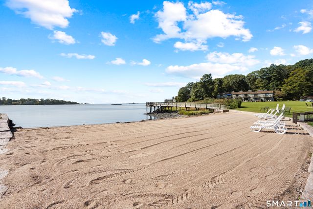 31 Harbour Village C, Branford, CT 06405