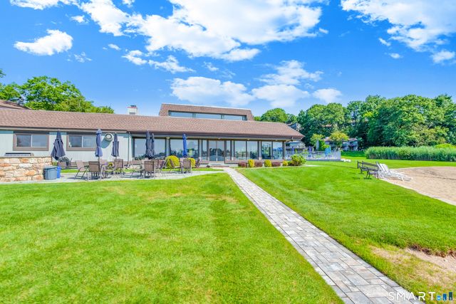 31 Harbour Village C, Branford, CT 06405