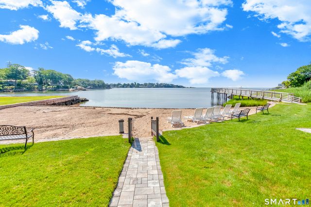 31 Harbour Village C, Branford, CT 06405