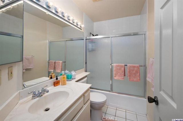 1247 E Wilson Avenue E 9, Glendale, CA 91206
