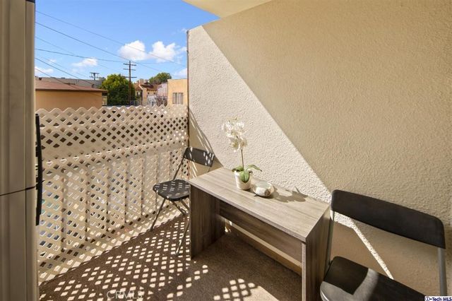 1247 E Wilson Avenue E 9, Glendale, CA 91206