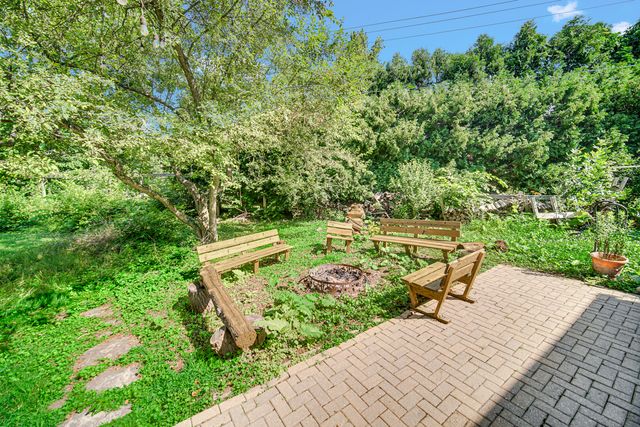 34 Londonderry Lane, Lincolnshire, IL 60069