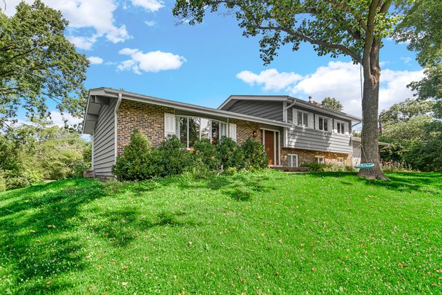 34 Londonderry Lane, Lincolnshire, IL 60069