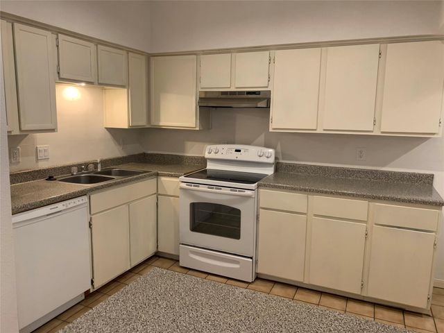 2100 Tanglewilde Street 402, Houston, TX 77063