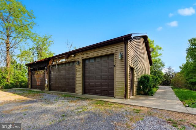 175 ROONEY RD, Hedgesville, WV 25427