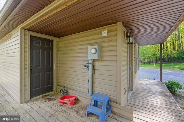 175 ROONEY RD, Hedgesville, WV 25427