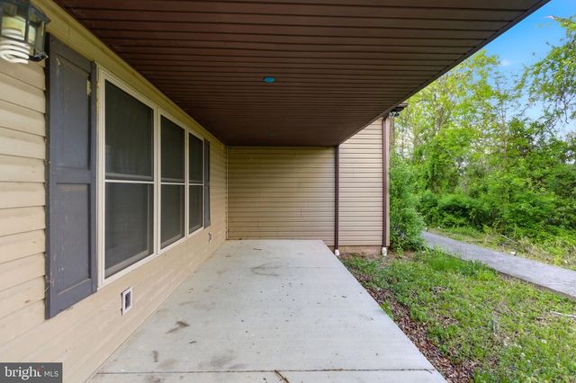 175 ROONEY RD, Hedgesville, WV 25427