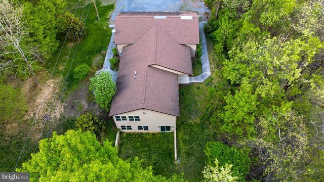 175 ROONEY RD, Hedgesville, WV 25427