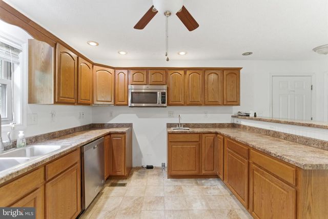 175 ROONEY RD, Hedgesville, WV 25427