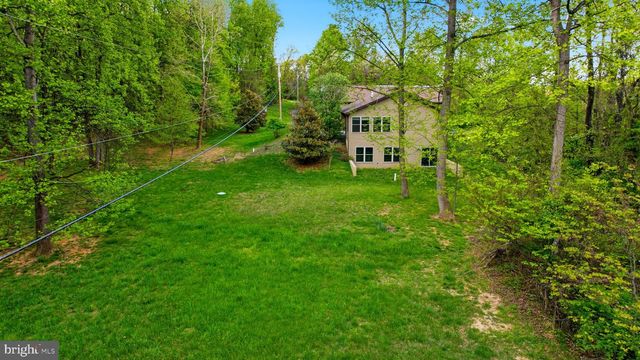 175 ROONEY RD, Hedgesville, WV 25427