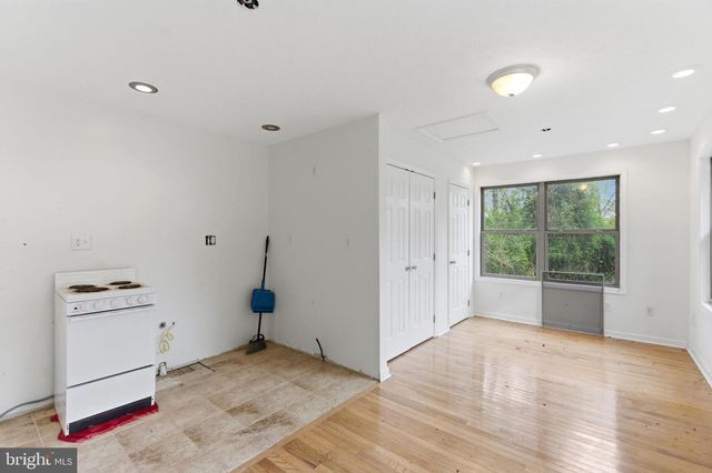 175 ROONEY RD, Hedgesville, WV 25427