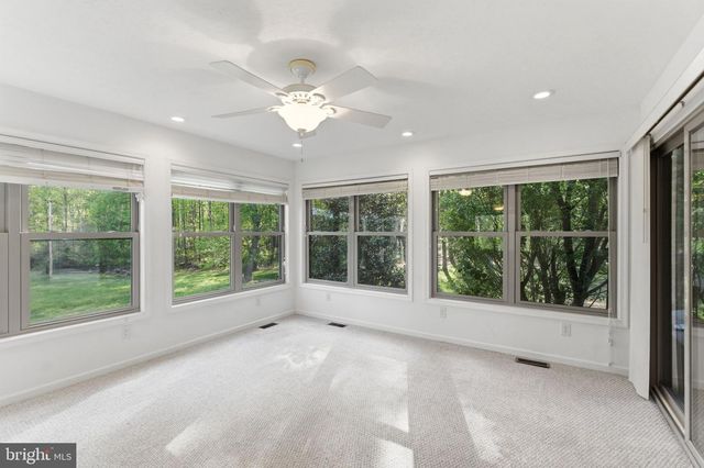 175 ROONEY RD, Hedgesville, WV 25427